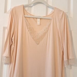 Hanro Lace Trim Nightgown - Pink